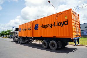 Hãng tàu Đức mua 2.000 container 'Made in Vietnam'