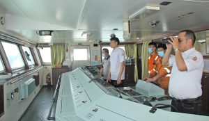 Hoa tiêu hàng hải và áp lực dẫn tàu “xanh”