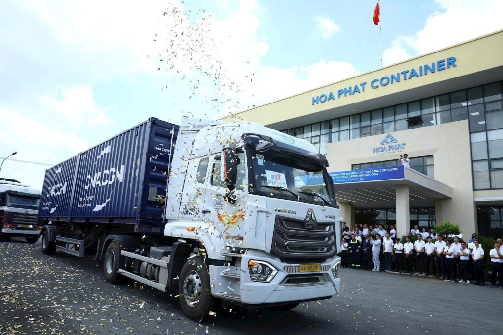 Hòa Phát bàn giao 1.000 container cho hãng tàu tốp 3 thế giới