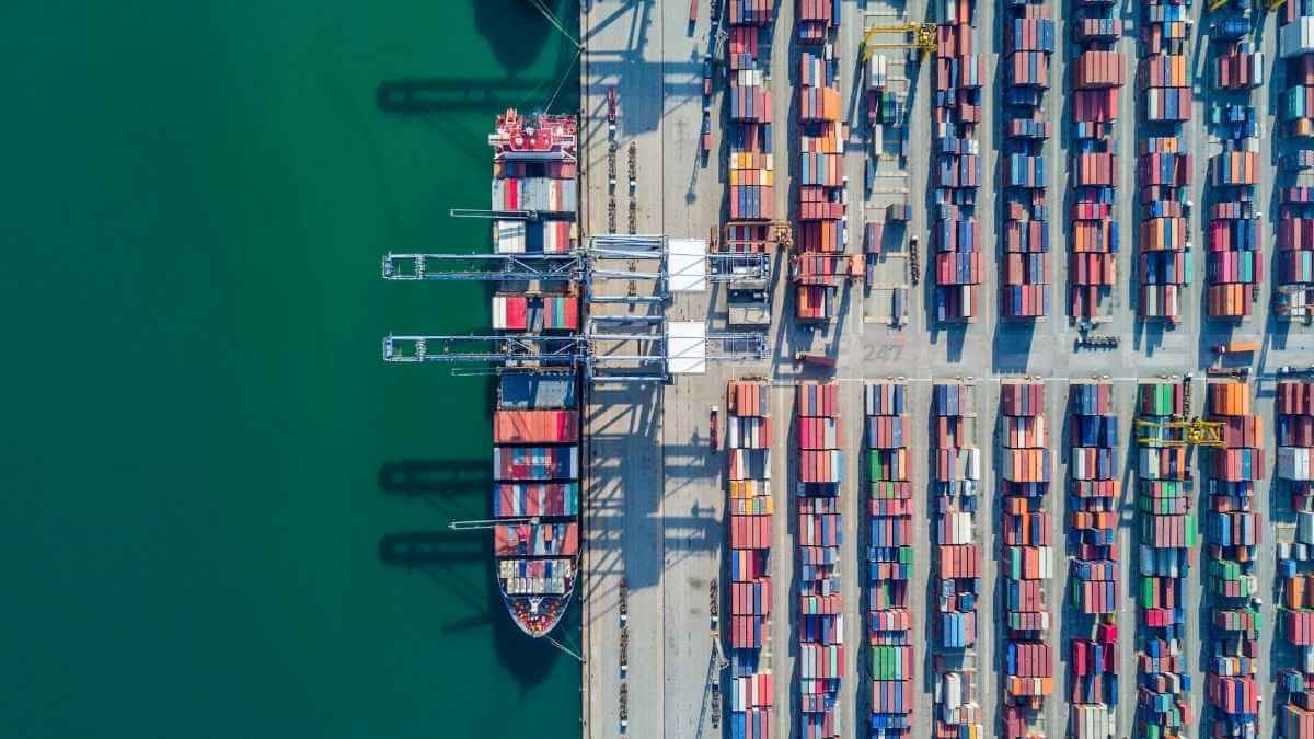 APM Terminals Suez chuyển sang sử dụng 100% điện tái tạo