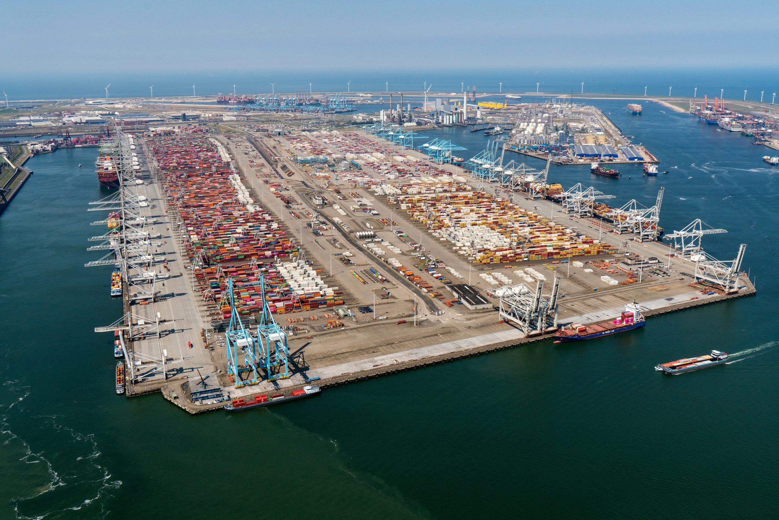 Sản lượng hàng hóa và container tại cảng Rotterdam trong nửa đầu năm 2026