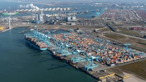 Sản lượng hàng hóa và container tại cảng Rotterdam trong nửa đầu năm 2026