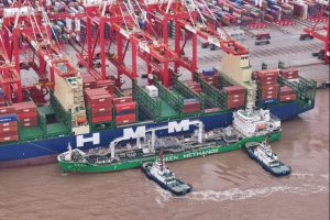 Shanghai triển khai hoạt động tiếp nhiên liệu methanol xanh quy mô lớn