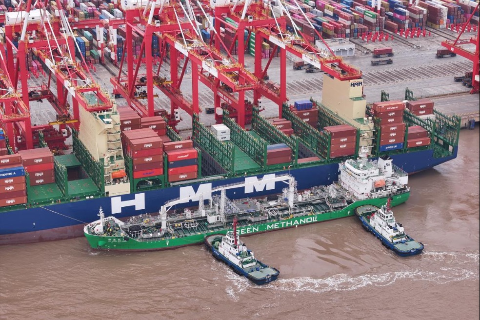 Shanghai triển khai hoạt động tiếp nhiên liệu methanol xanh quy mô lớn