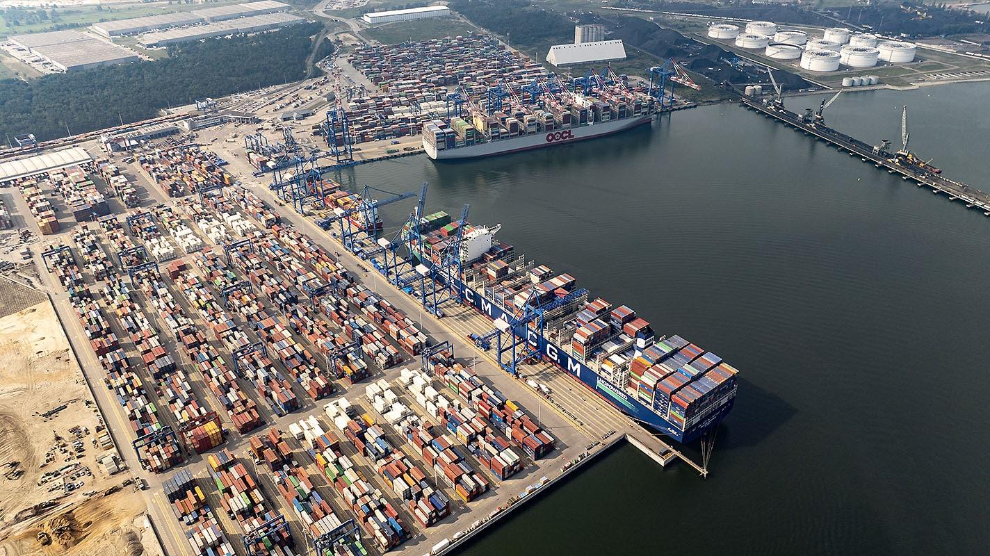 Cảng Gdańsk lập kỷ lục về sản lượng hàng hóa và container trong nửa đầu năm 2026