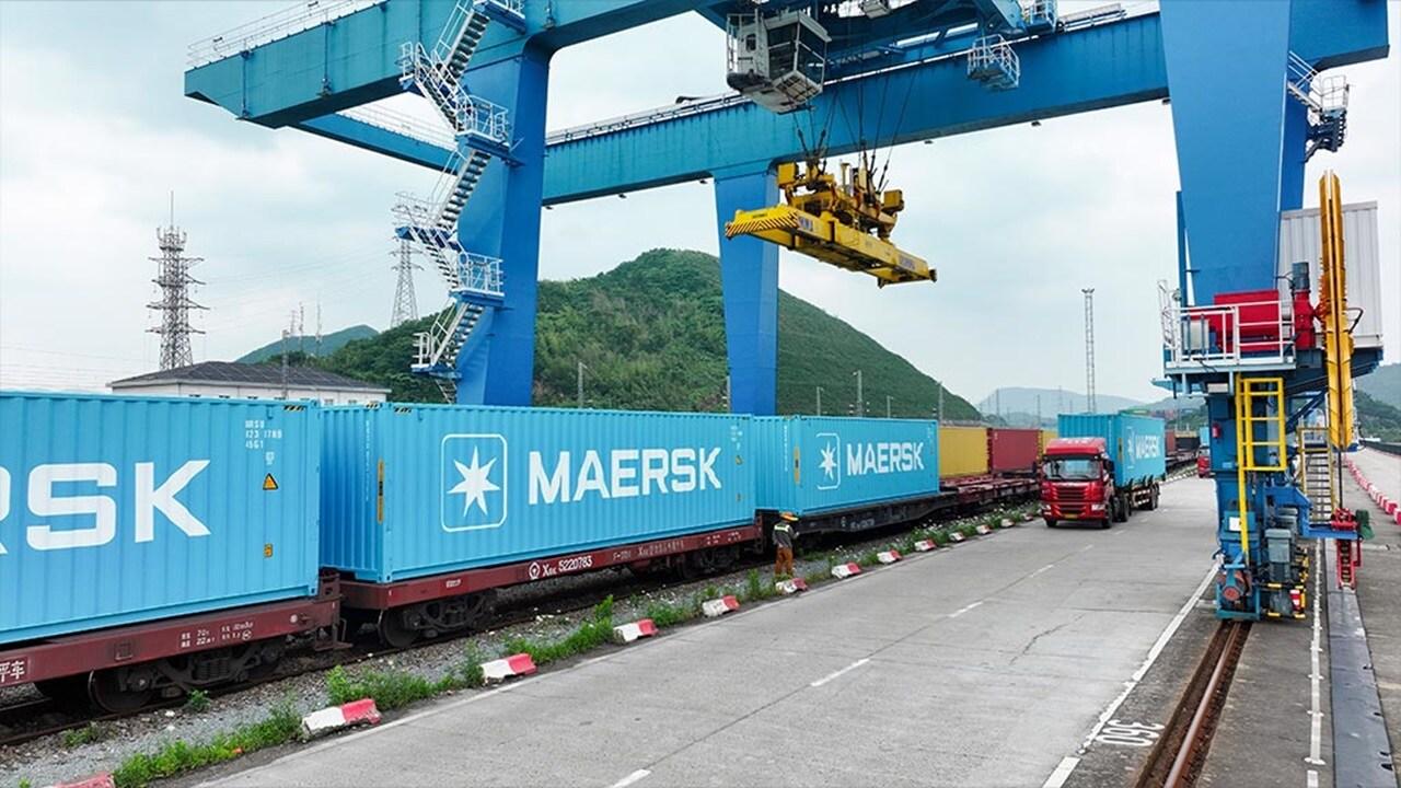 Maersk kêu gọi đầu tư mạnh vào cảng, đường sắt và trucking để giảm điểm nghẽn logistics