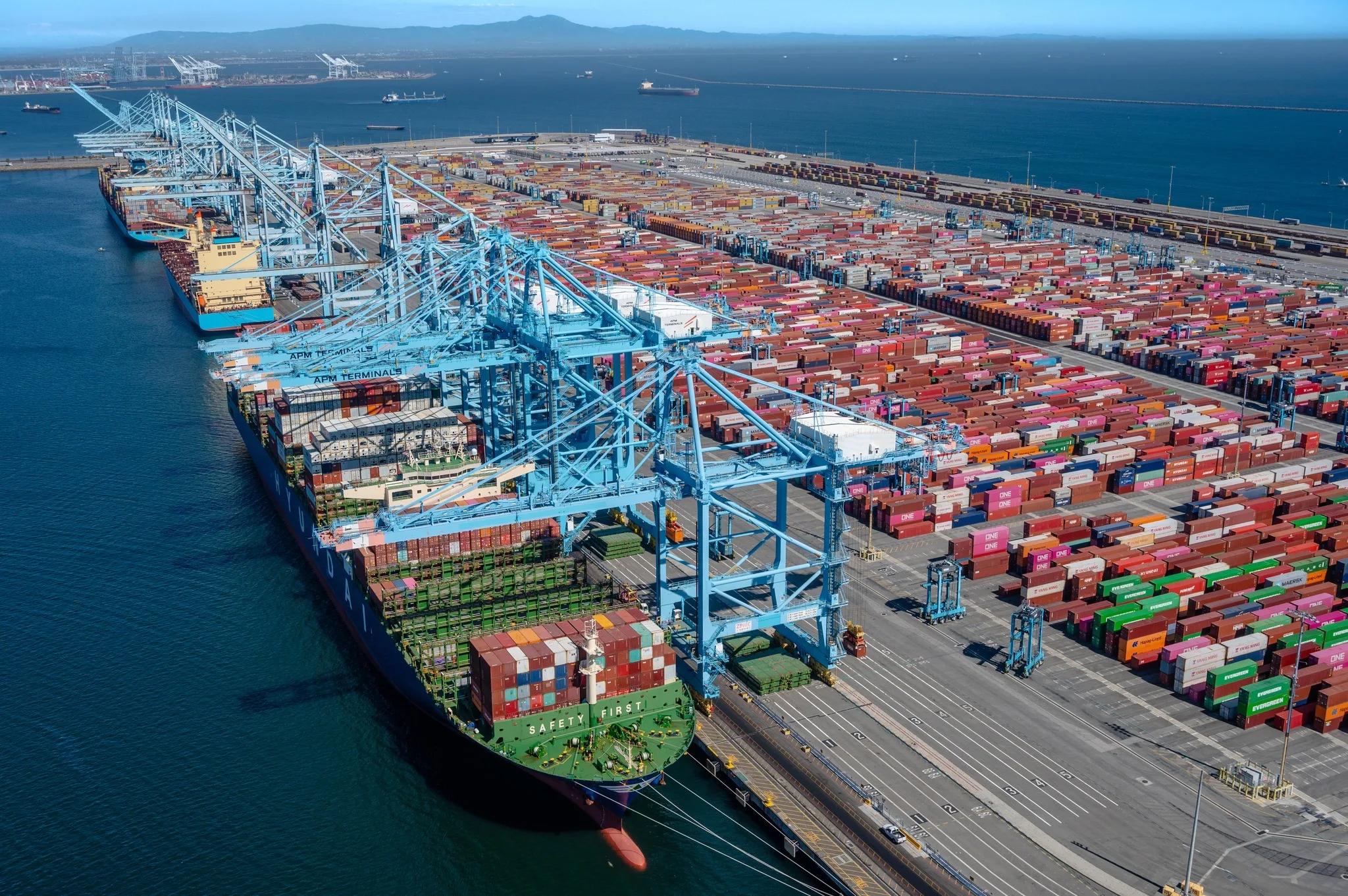 Cước container xuyên Thái Bình Dương tiếp tục tăng