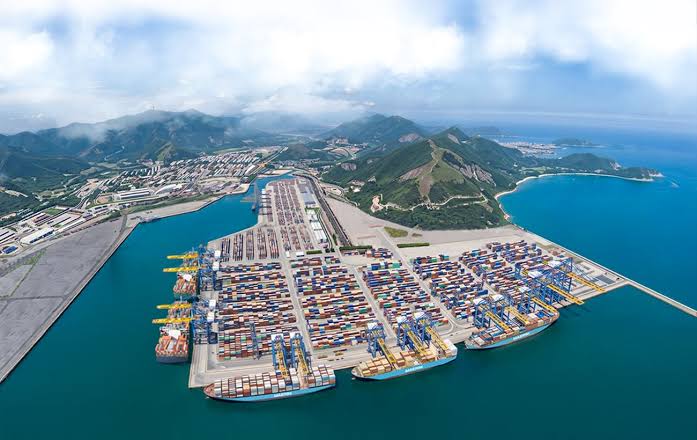 Cảng Yantian đưa vào khai thác thêm hai bến container siêu lớn