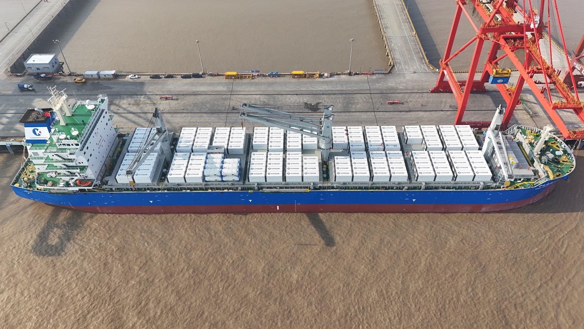 Nguy cơ cháy container do pin lithium và khoảng trống trong quy định an toàn